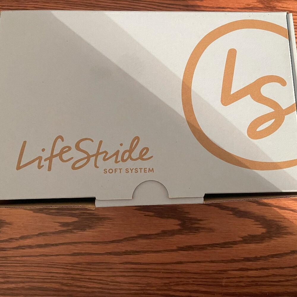 Lifestyle snake skin heels/pumps new never worn size 8